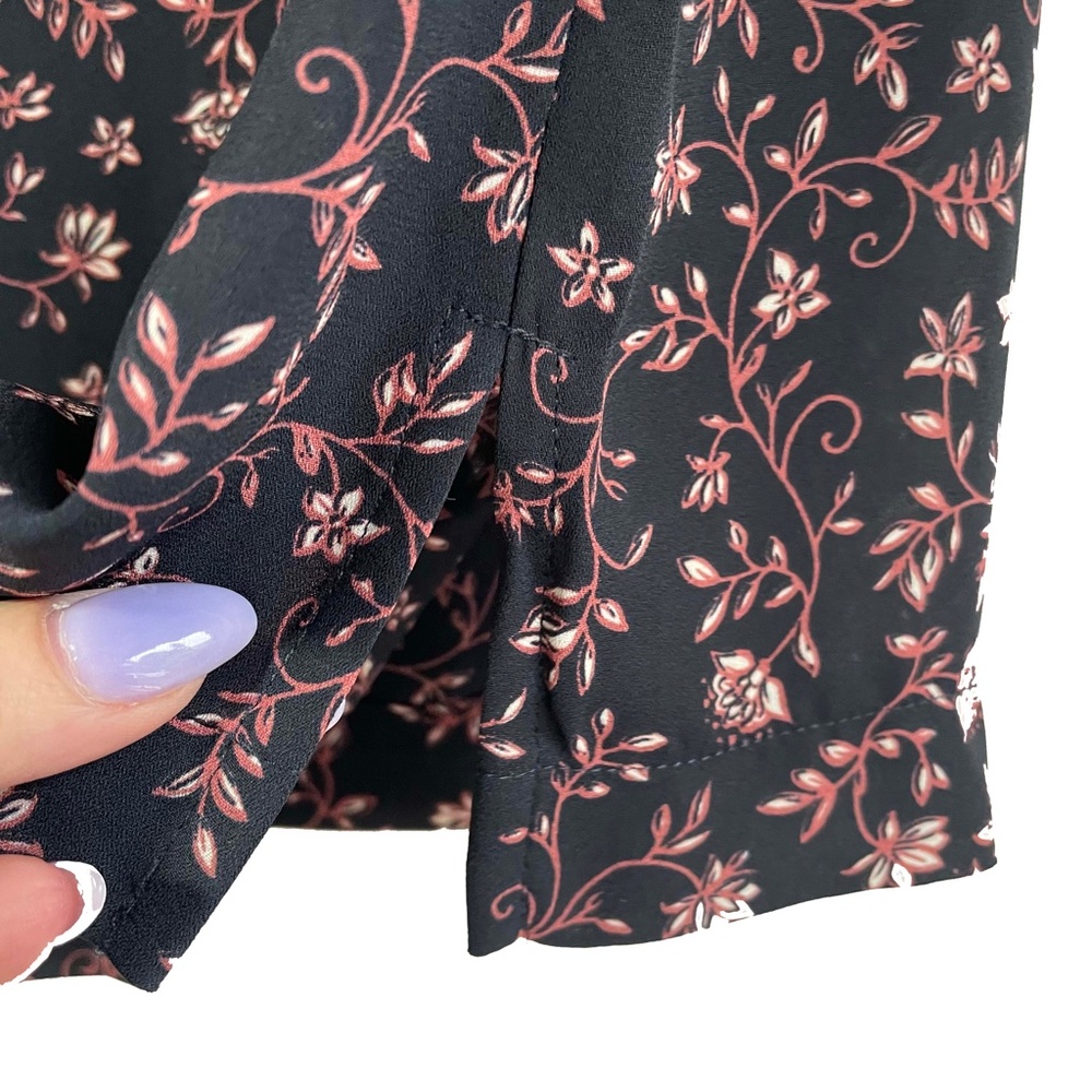 NWT 🦋 Ruffle Split Neck Blouse | Small - Picture 10 of 14